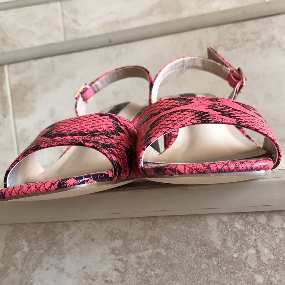 Lost Ink sandals - Picture 9 of 14